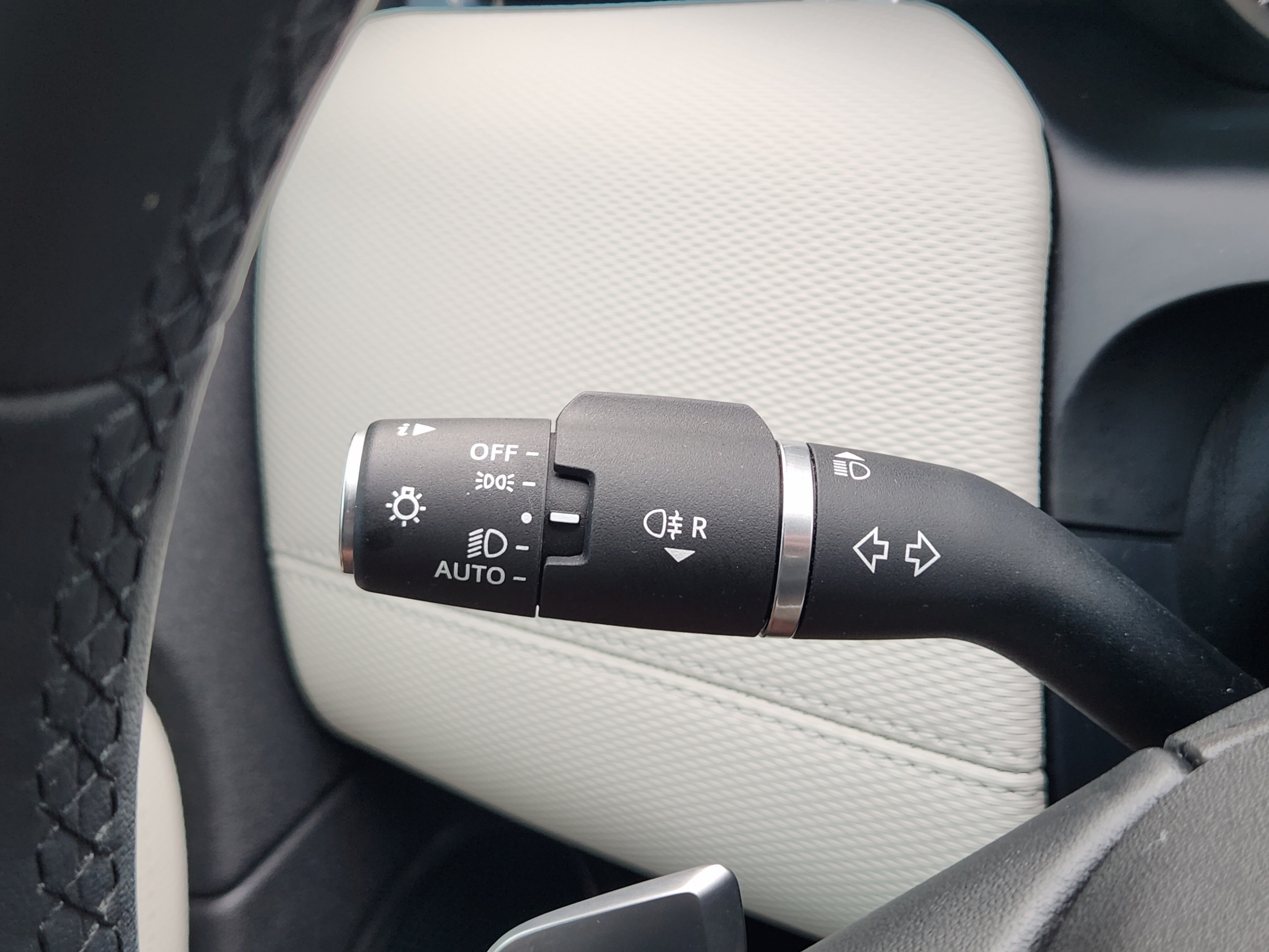 Used 2023 Land Rover Discovery Sport S R-Dynamic AWD/4WD image 30
