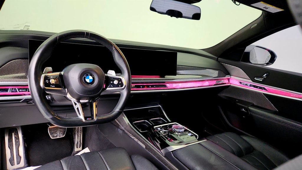 Used 2023 BMW 760i xDrive w/ Executive Package AWD/4WD image 12