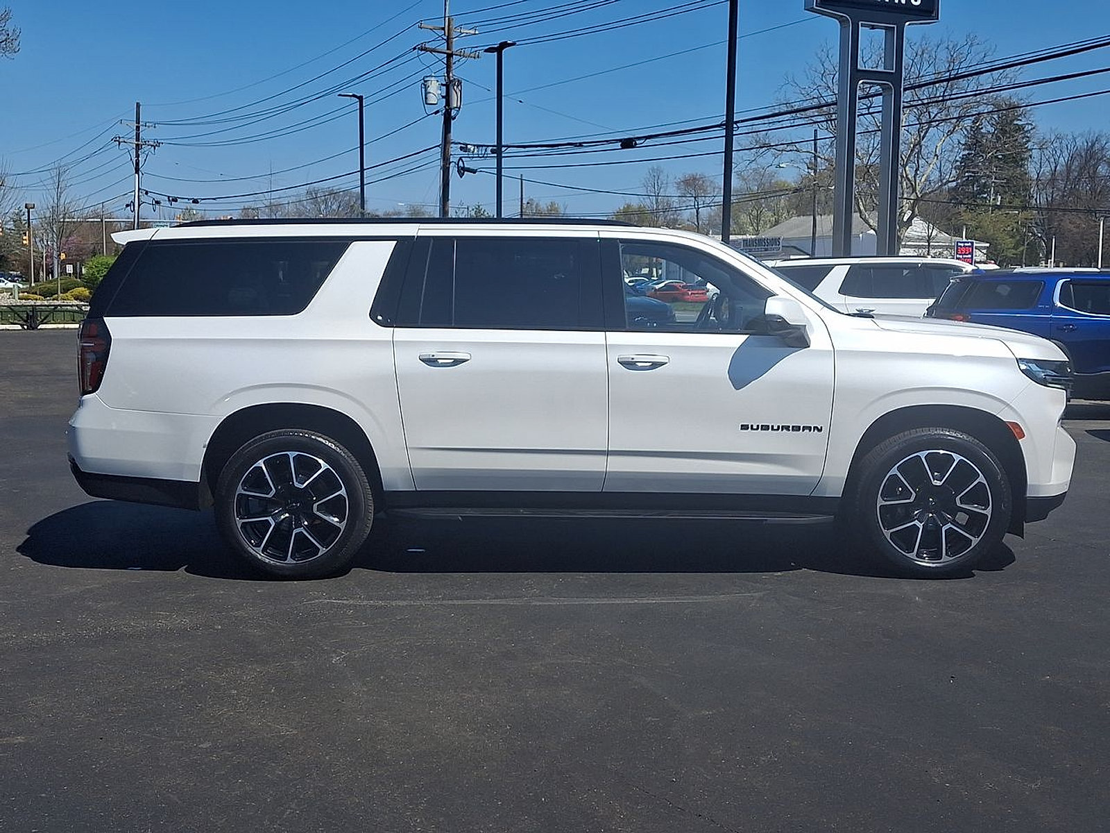 Certified 2022 Chevrolet Suburban RST w/ Luxury Package AWD/4WD image 26