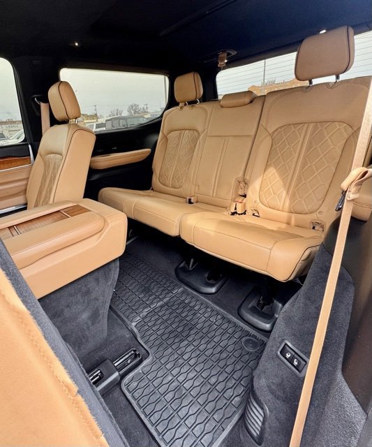 Used 2022 Jeep Grand Wagoneer Series III w/ Rear Seat Video Group 1 image 13