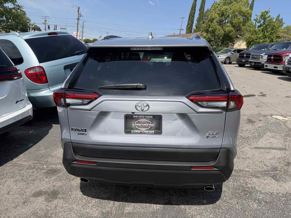Used 2025 Toyota RAV4 XLE image 5