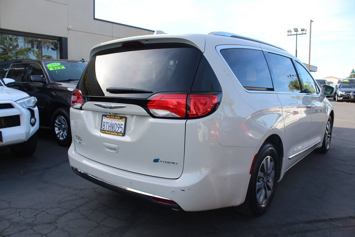 Used 2020 Chrysler Pacifica Limited w/ Advanced Safetytec Group FWD image 7