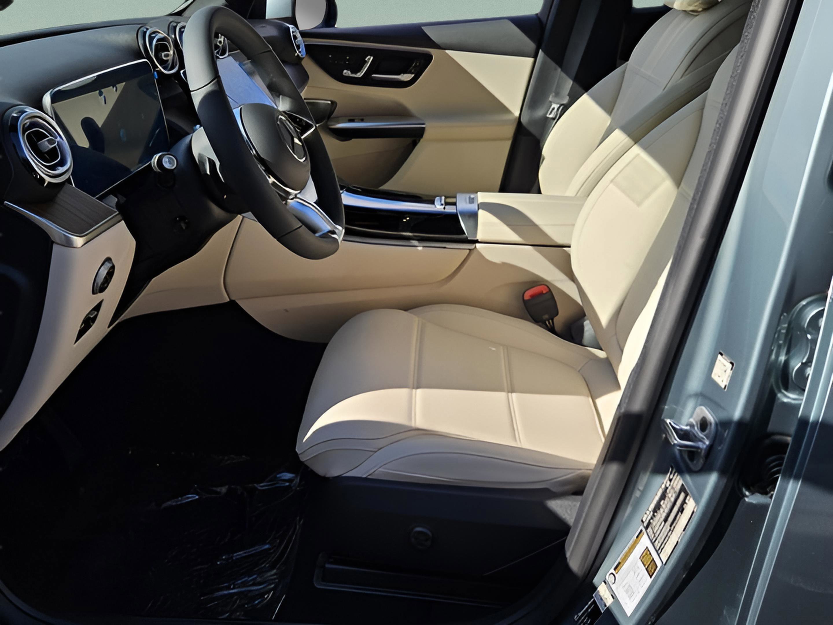 New 2026 Mercedes-Benz GLC 300 image 10