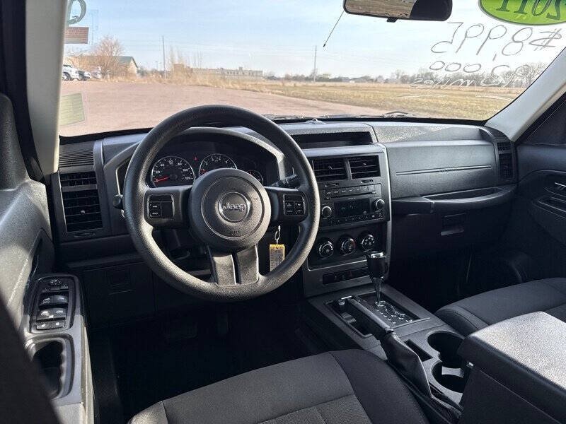 Used 2011 Jeep Liberty Sport AWD/4WD image 17