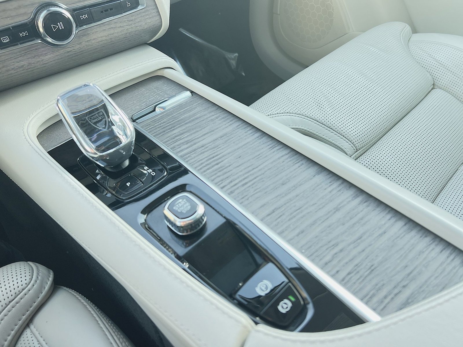 Certified 2023 Volvo XC90 B6 Ultimate w/ Protection Package image 22