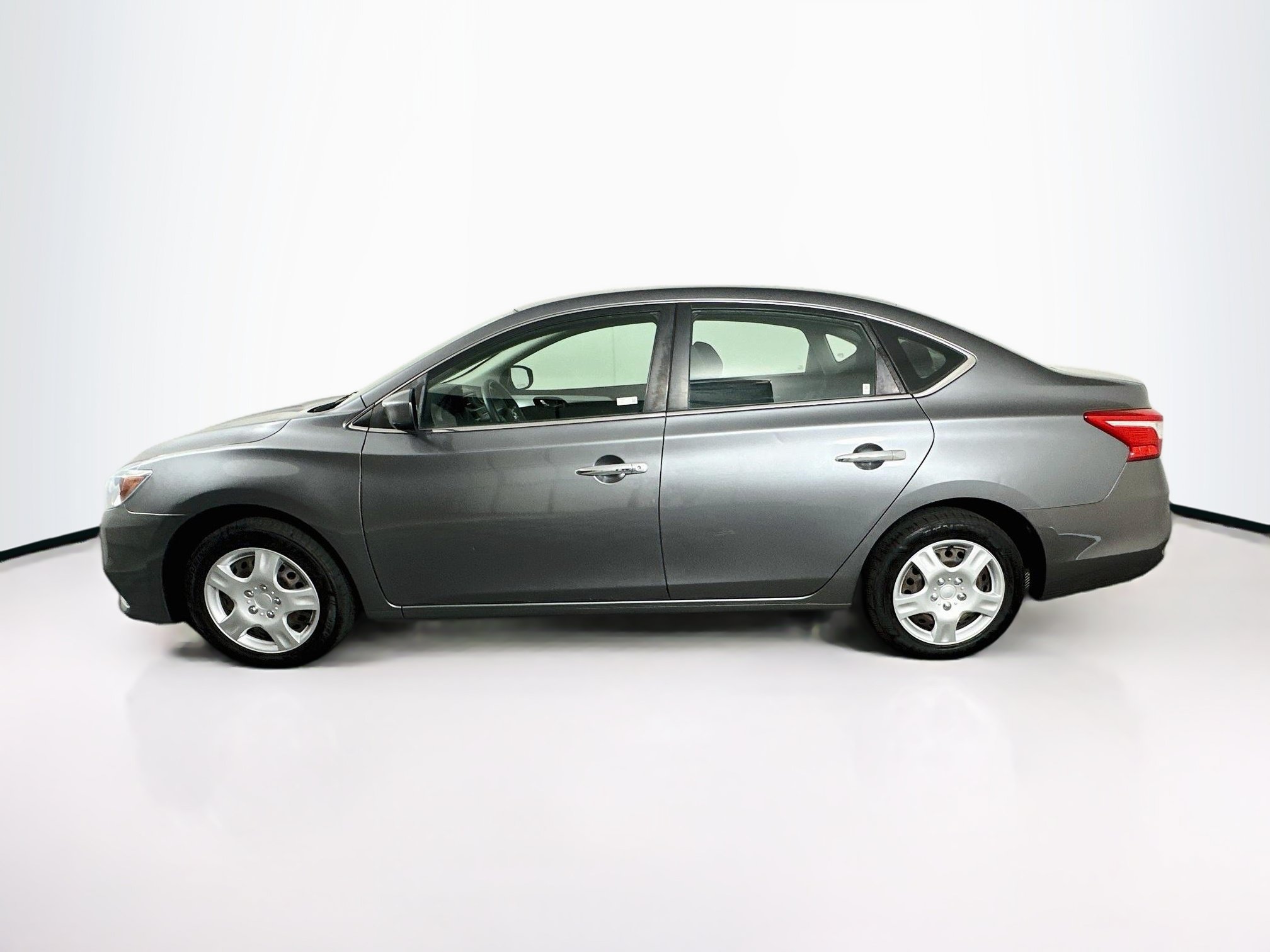 Used 2016 Nissan Sentra S FWD image 4