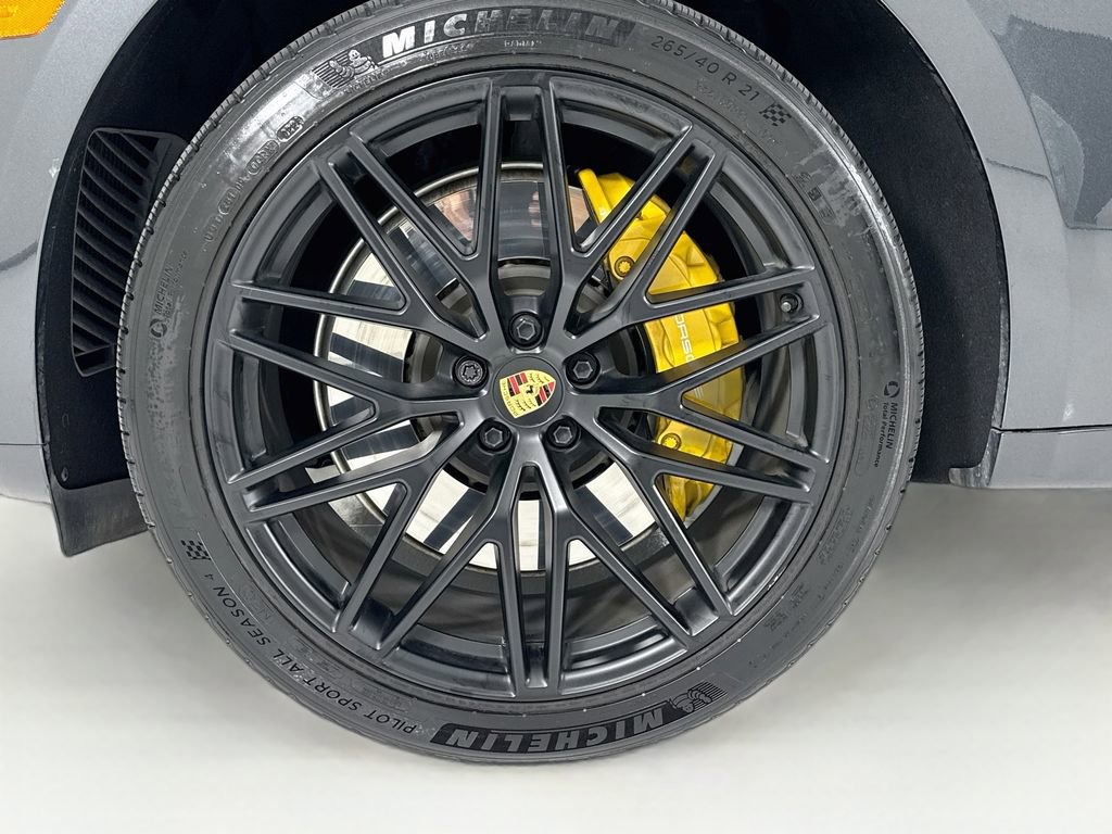 Certified 2023 Porsche Macan GTS AWD/4WD image 33