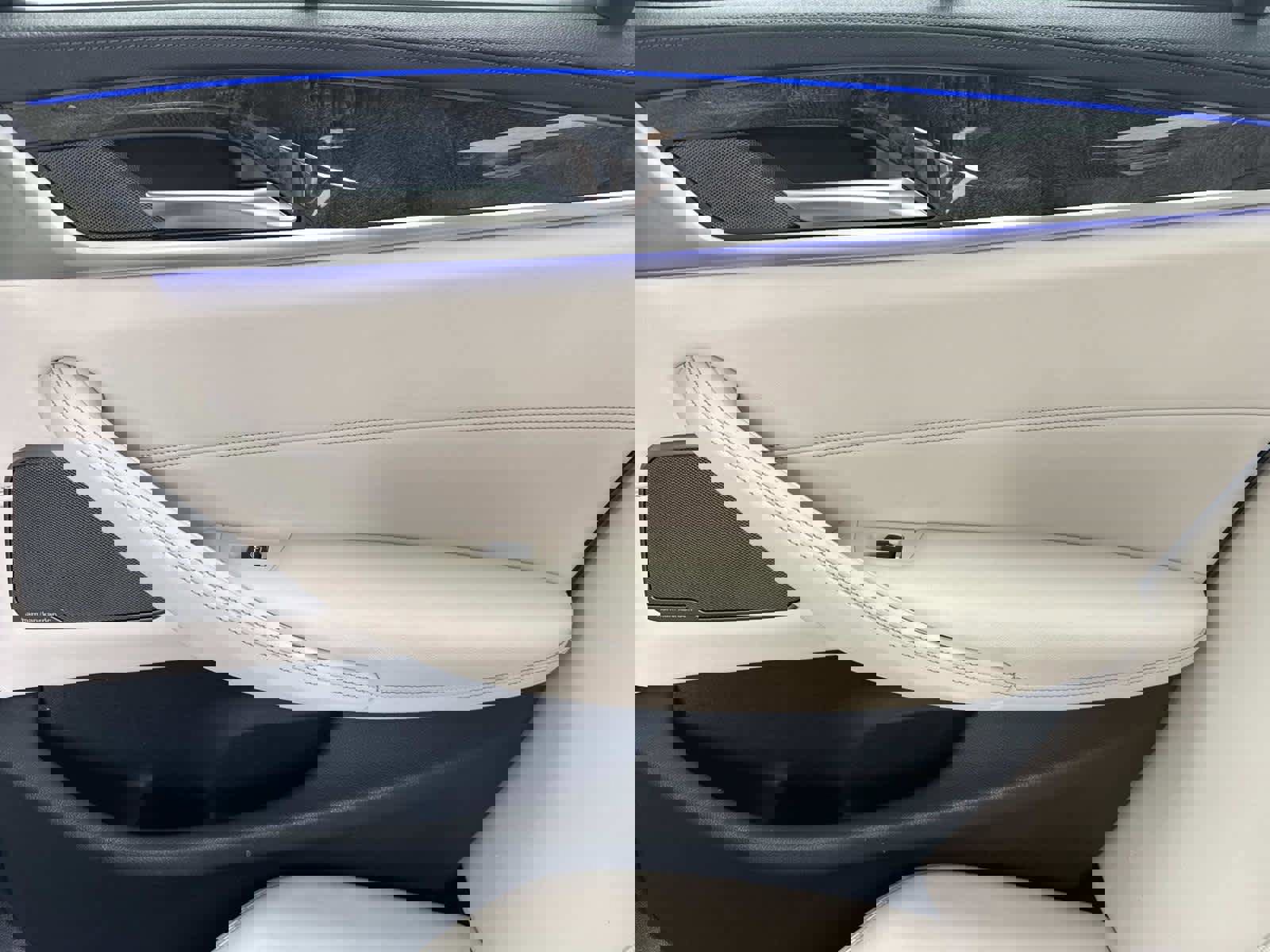 Used 2021 BMW M550i xDrive w/ Executive Package image 15