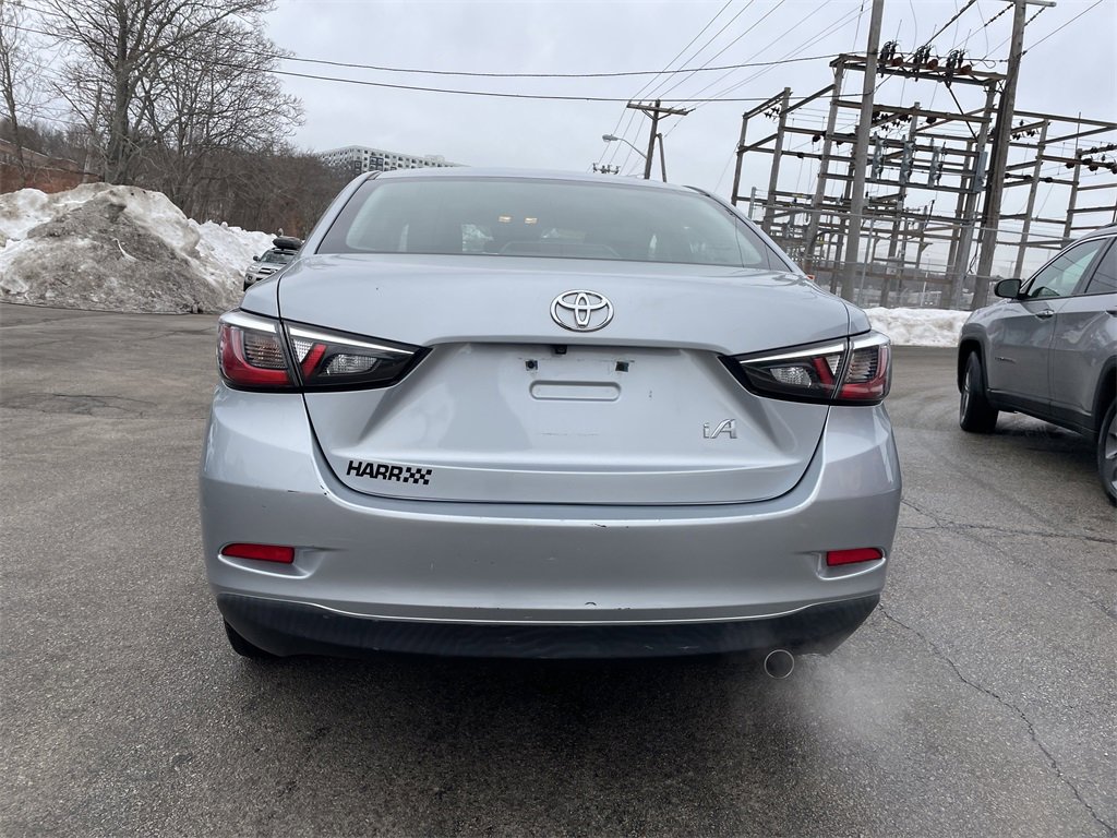 Used 2017 Toyota Yaris iA image 4