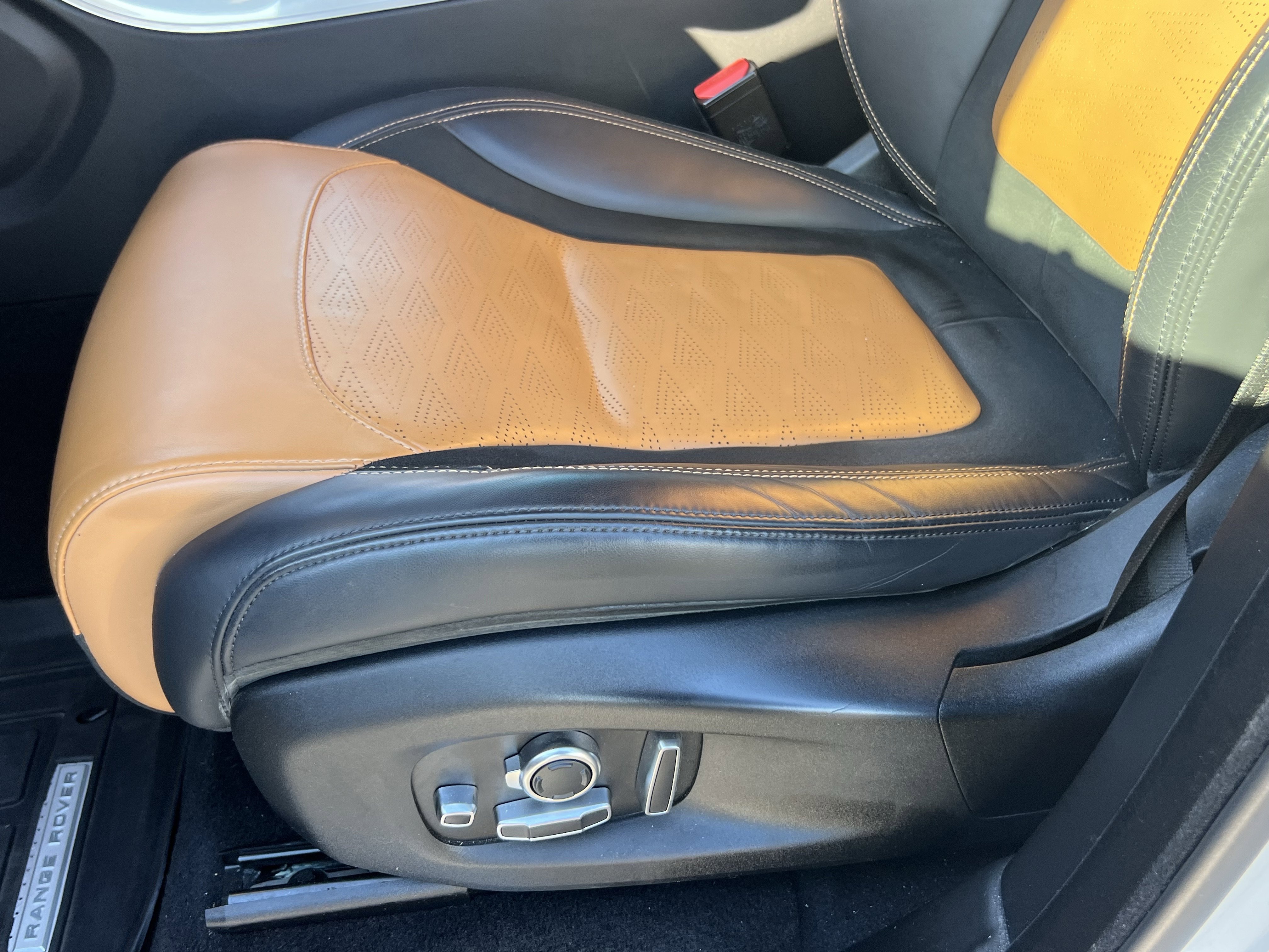 Certified 2022 Land Rover Range Rover Sport SVR image 17