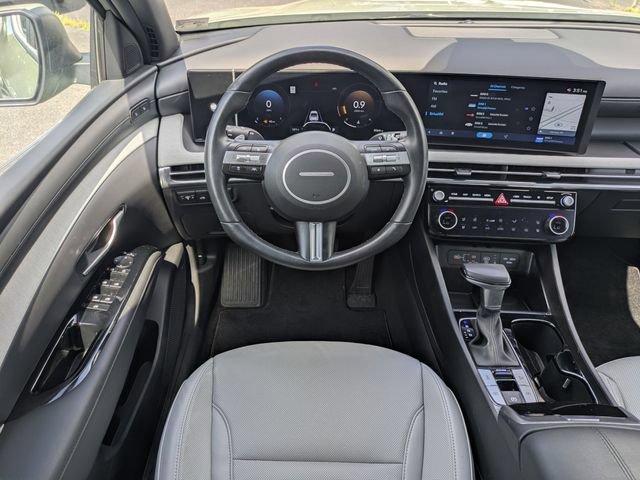 Certified 2025 Hyundai Santa Cruz Limited AWD/4WD image 16