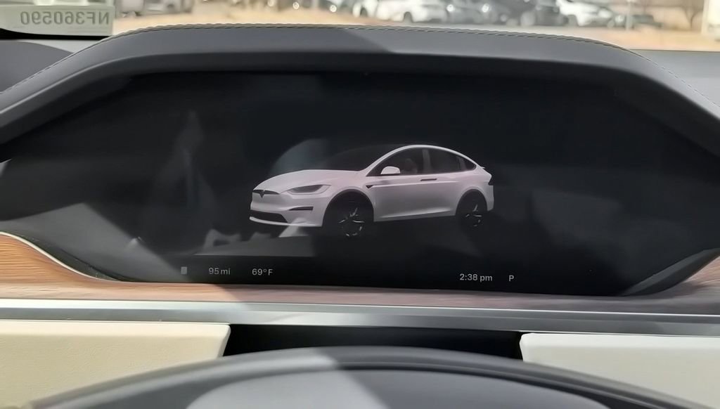 Used 2022 Tesla Model X Base image 20