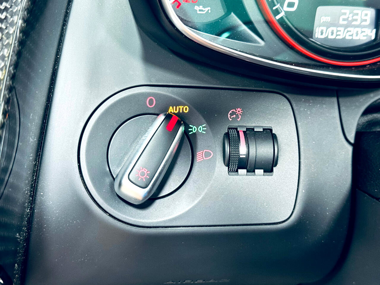 Used 2012 Audi R8 V10 w/ Enhanced Leather Pkg image 33