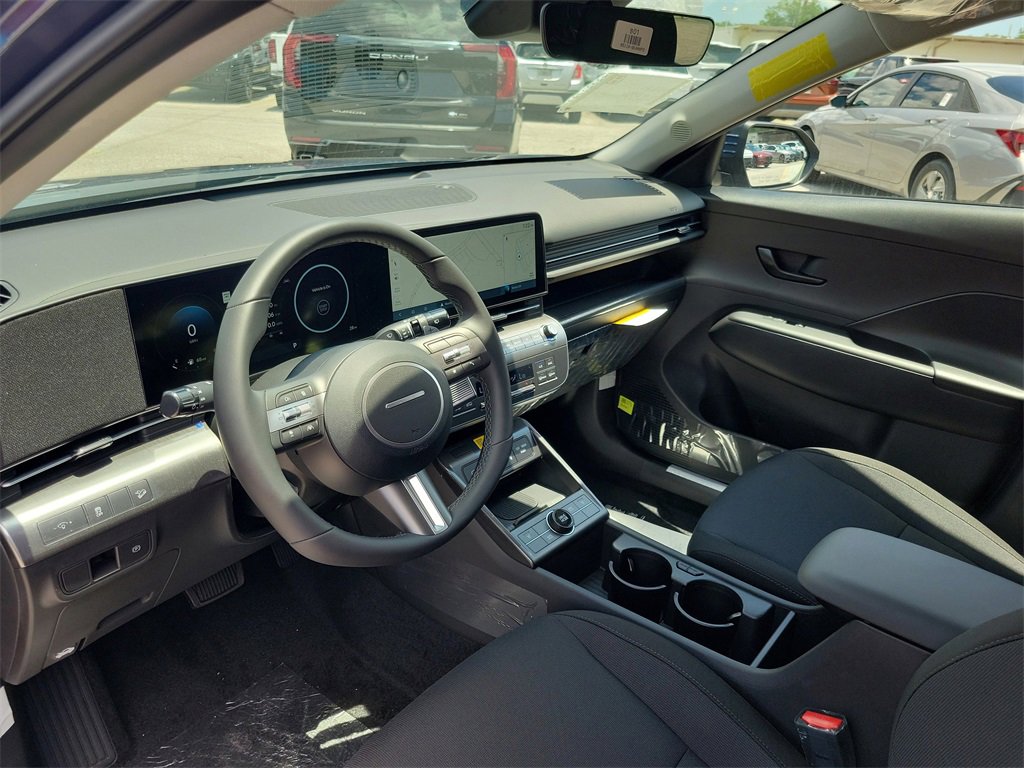 Used 2025 Hyundai Kona SEL image 8