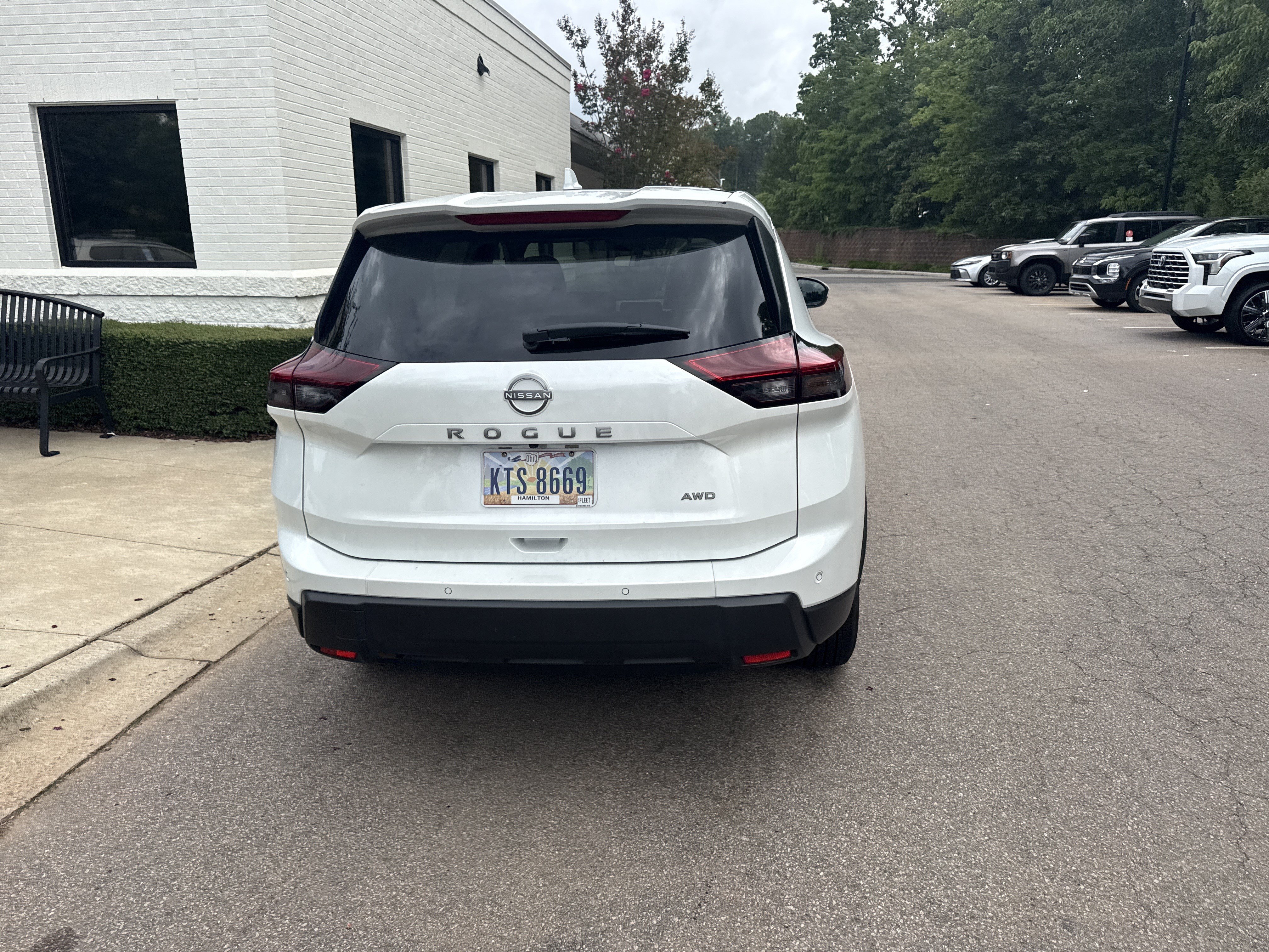 Used 2026 Nissan Rogue SV AWD/4WD image 8