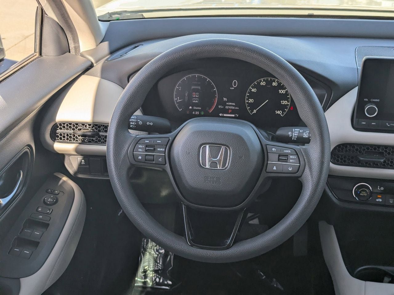 Used 2023 Honda HR-V LX image 16