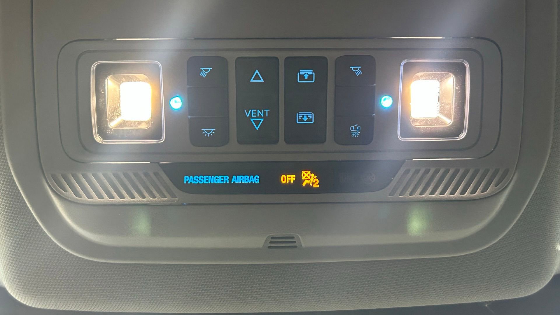 Used 2023 Ford Explorer XLT w/ Equipment Group 202A AWD/4WD image 96