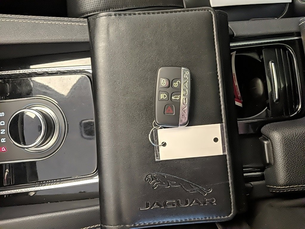 Used 2020 Jaguar F-PACE Checkered Flag image 29