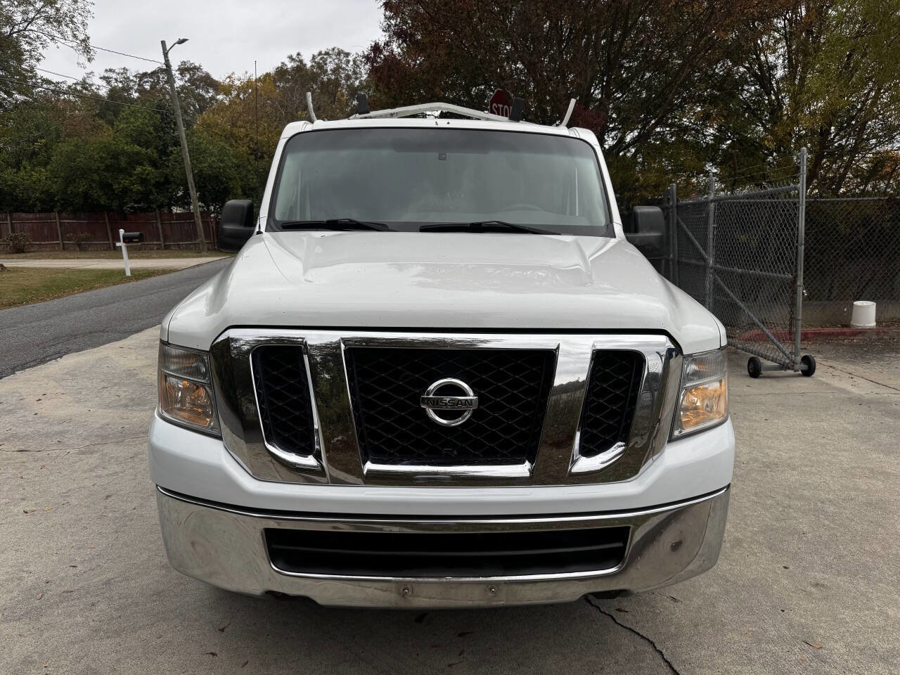 Used 2013 Nissan NV 2500 SV w/ Side Curtain Airbag Pkg image 2