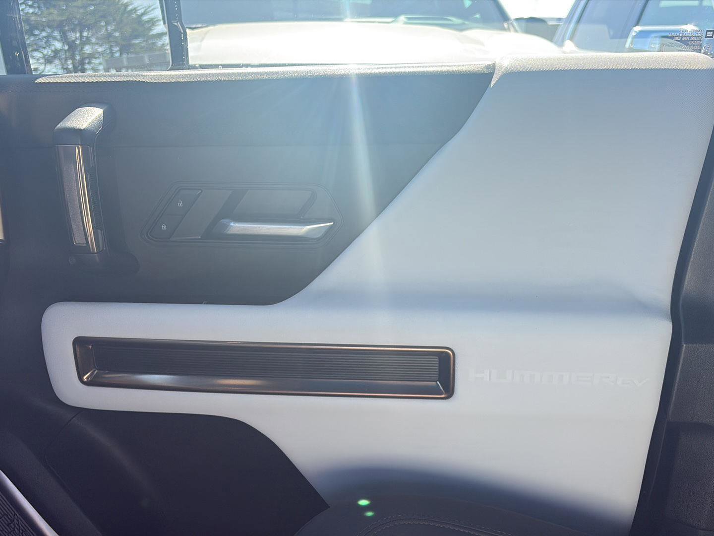 Used 2025 GMC Hummer EV 3X w/ LPO, Dark Essentials Package image 24