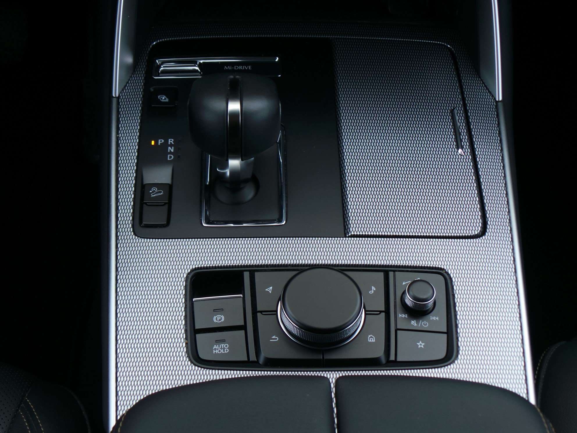 Certified 2024 MAZDA CX-90 Plug-In Hybrid w/ Preferred AWD/4WD image 17