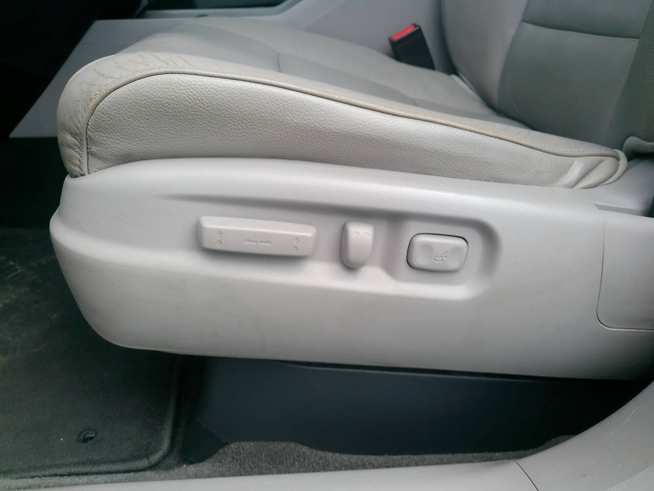 Used 2012 Honda Pilot Touring image 16