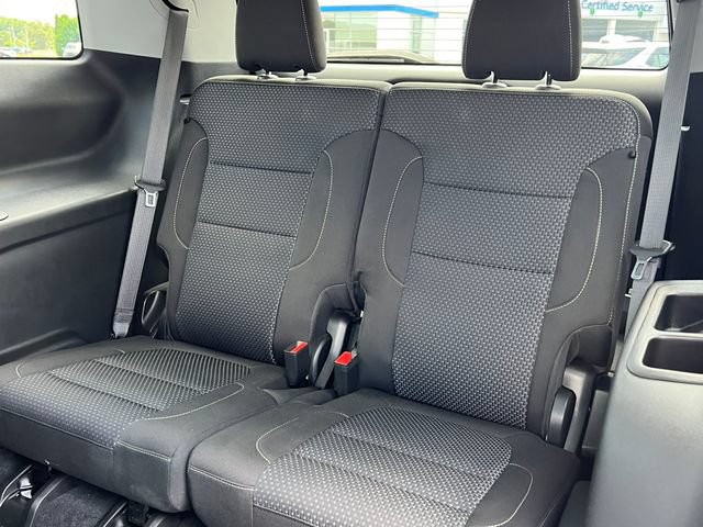 Used 2023 GMC Acadia SLE w/ Driver Convenience Package FWD image 6