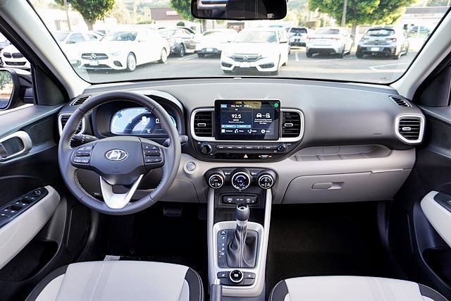 New 2026 Hyundai Venue SEL FWD image 22