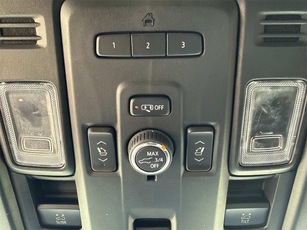 Used 2023 Cadillac Escalade Premium Luxury image 25