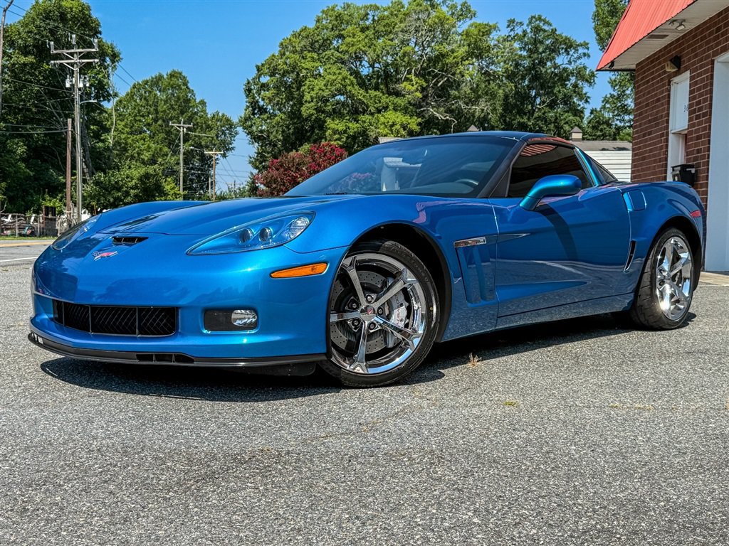 Used 2011 Chevrolet Corvette Grand Sport w/ Preferred Equipment Group RWD image 2