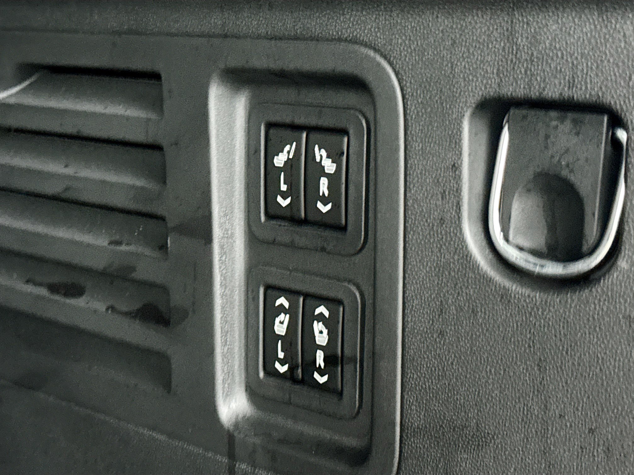 Used 2026 Chevrolet Traverse RS FWD image 13