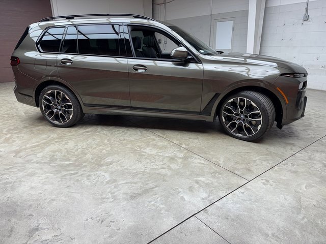 Used 2026 BMW X7 xDrive40i image 6