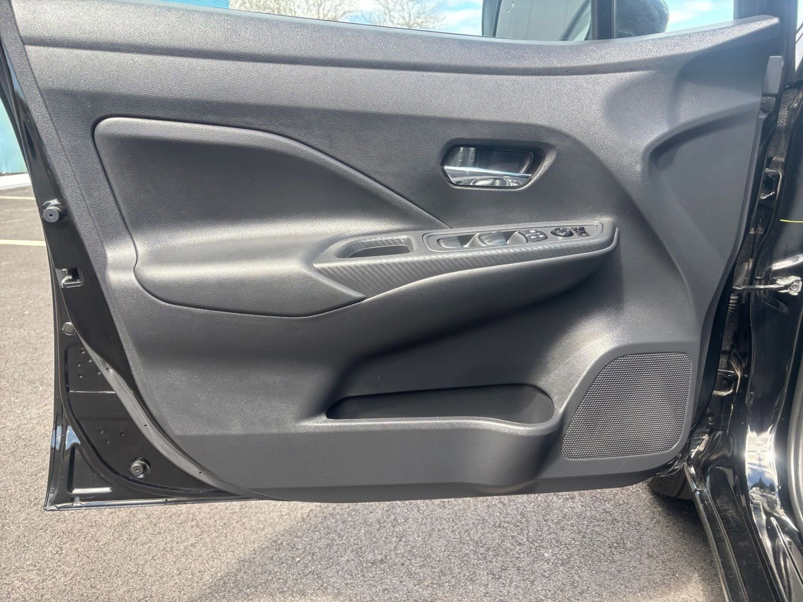 Used 2025 Nissan Versa SV FWD image 20