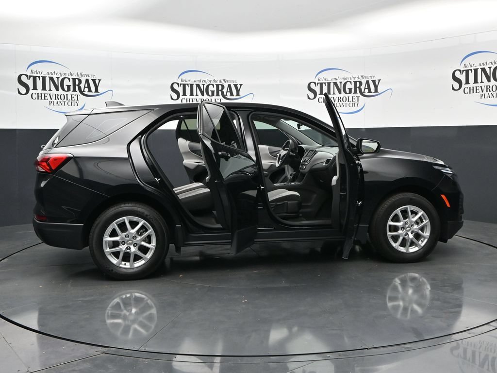 Used 2023 Chevrolet Equinox LS FWD image 39