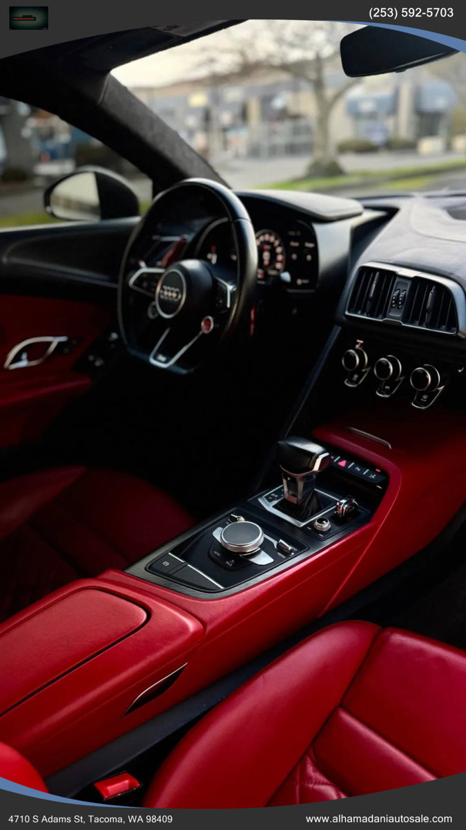 Used 2017 Audi R8 V10 w/ Carbon Exterior Package image 24