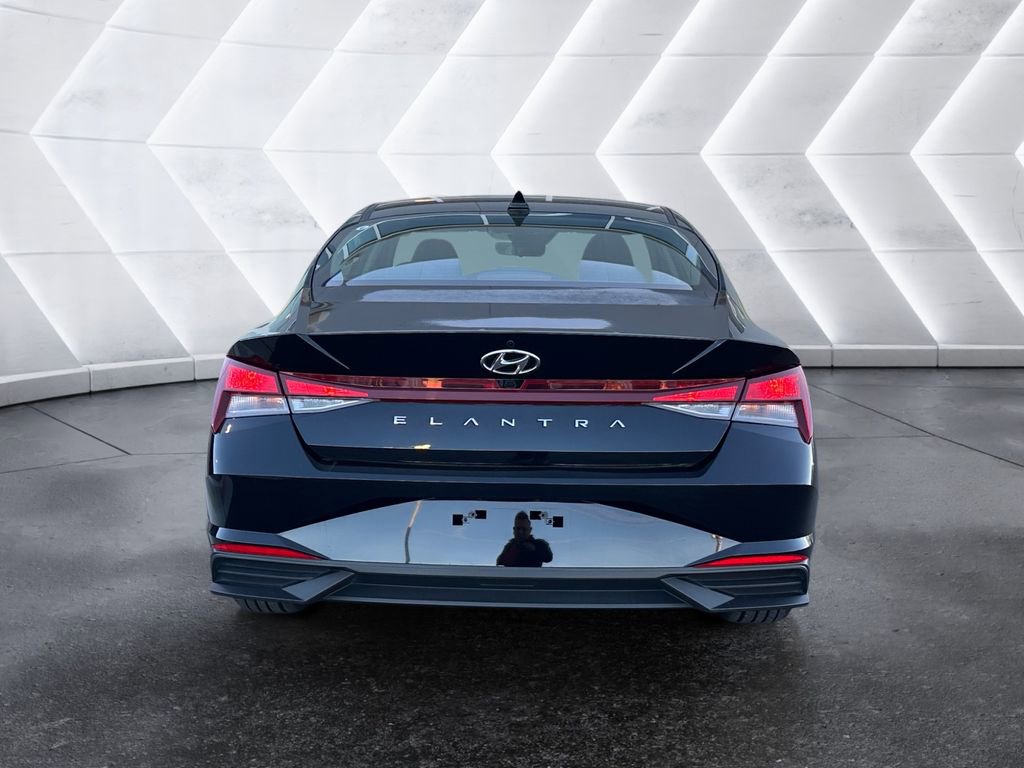 Used 2023 Hyundai Elantra SEL w/ Convenience Package image 5