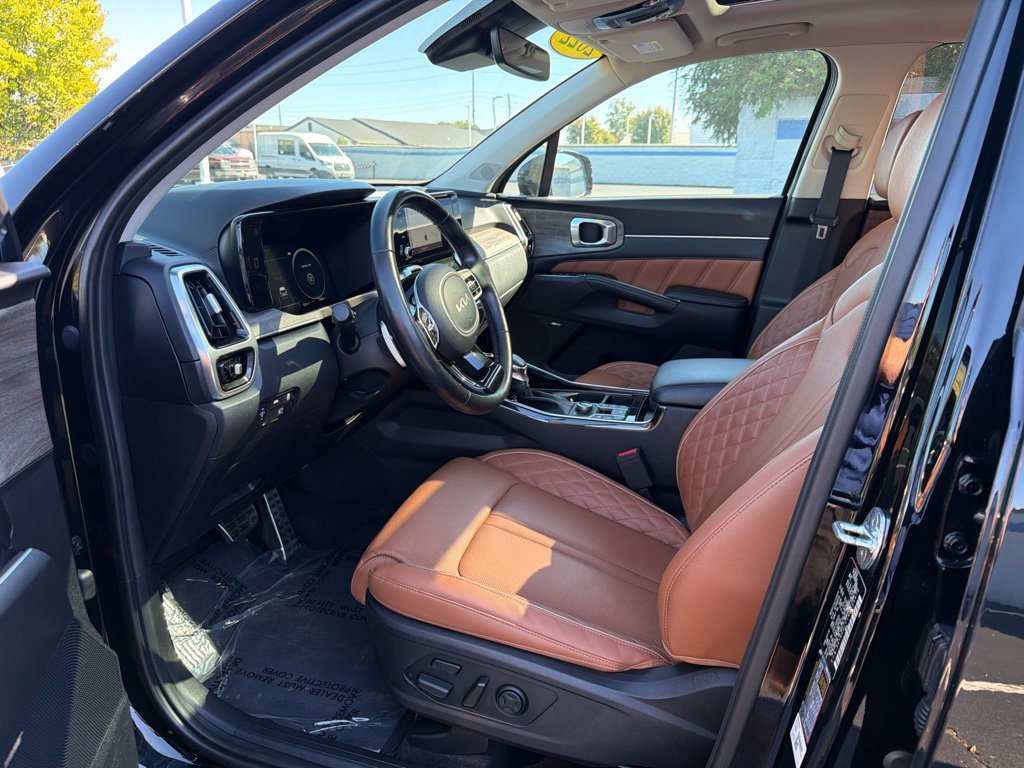 Used 2022 Kia Sorento SX Prestige w/ Rust Color Package AWD/4WD image 17