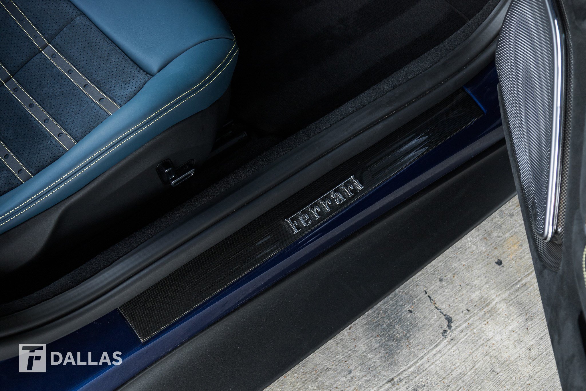 Used 2025 Ferrari Roma Spider RWD image 36