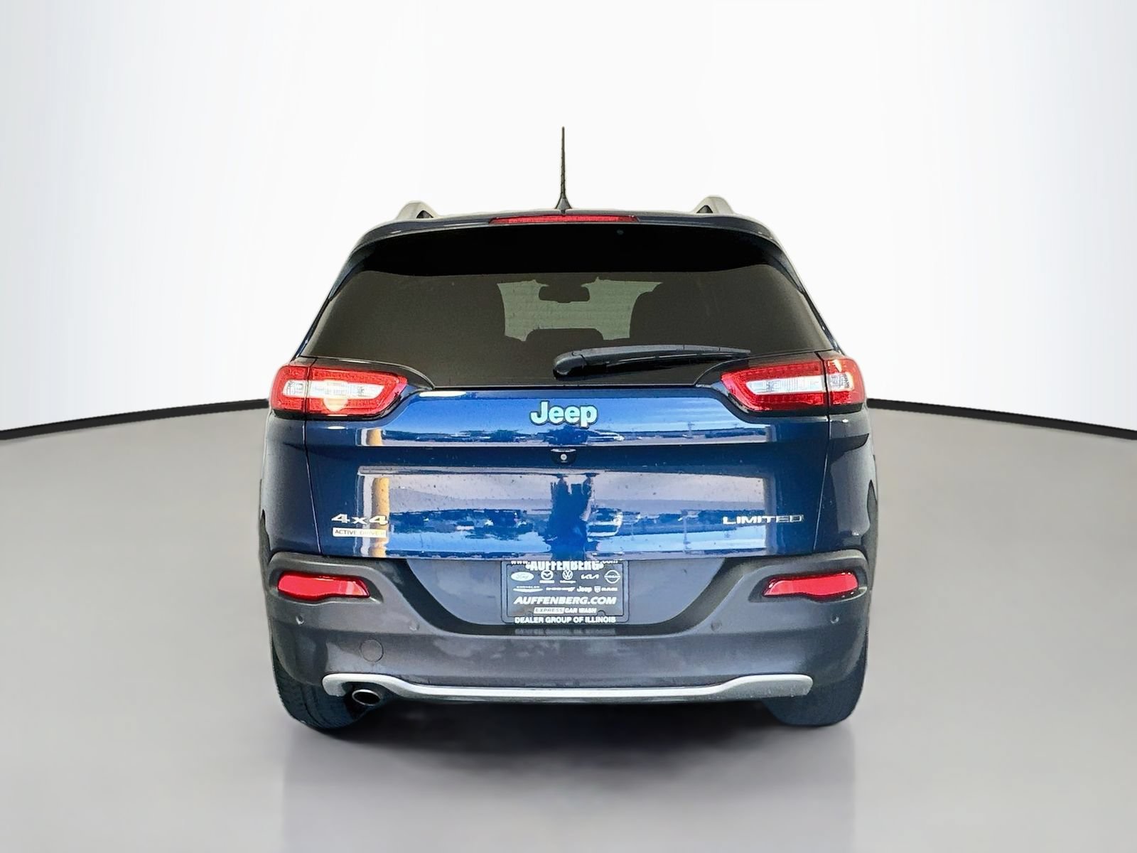 Used 2018 Jeep Cherokee Limited AWD/4WD image 6