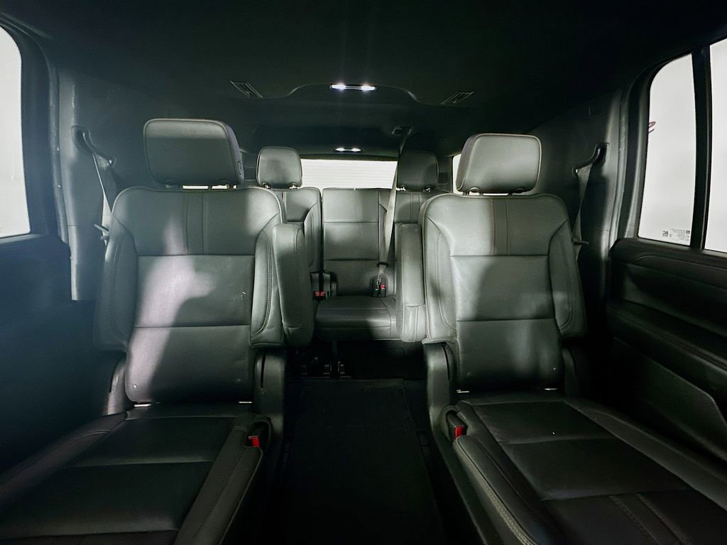 Used 2021 Chevrolet Suburban RST w/ Luxury Package image 13