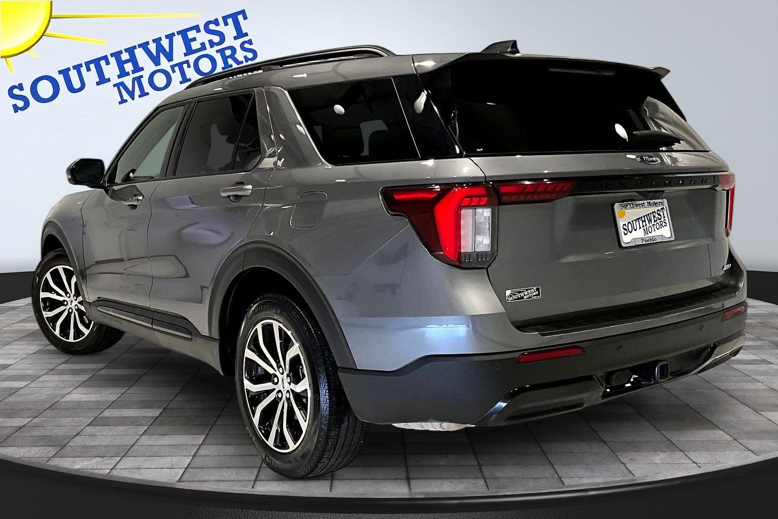 Used 2025 Ford Explorer ST-Line AWD/4WD image 5