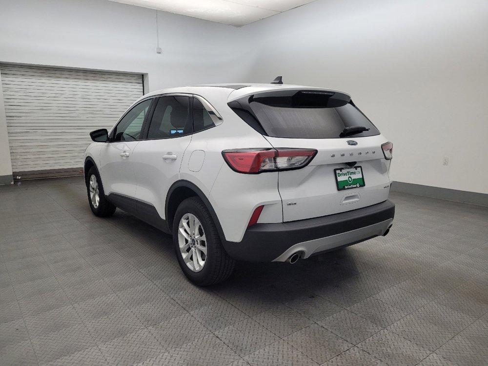 Used 2022 Ford Escape SE image 5