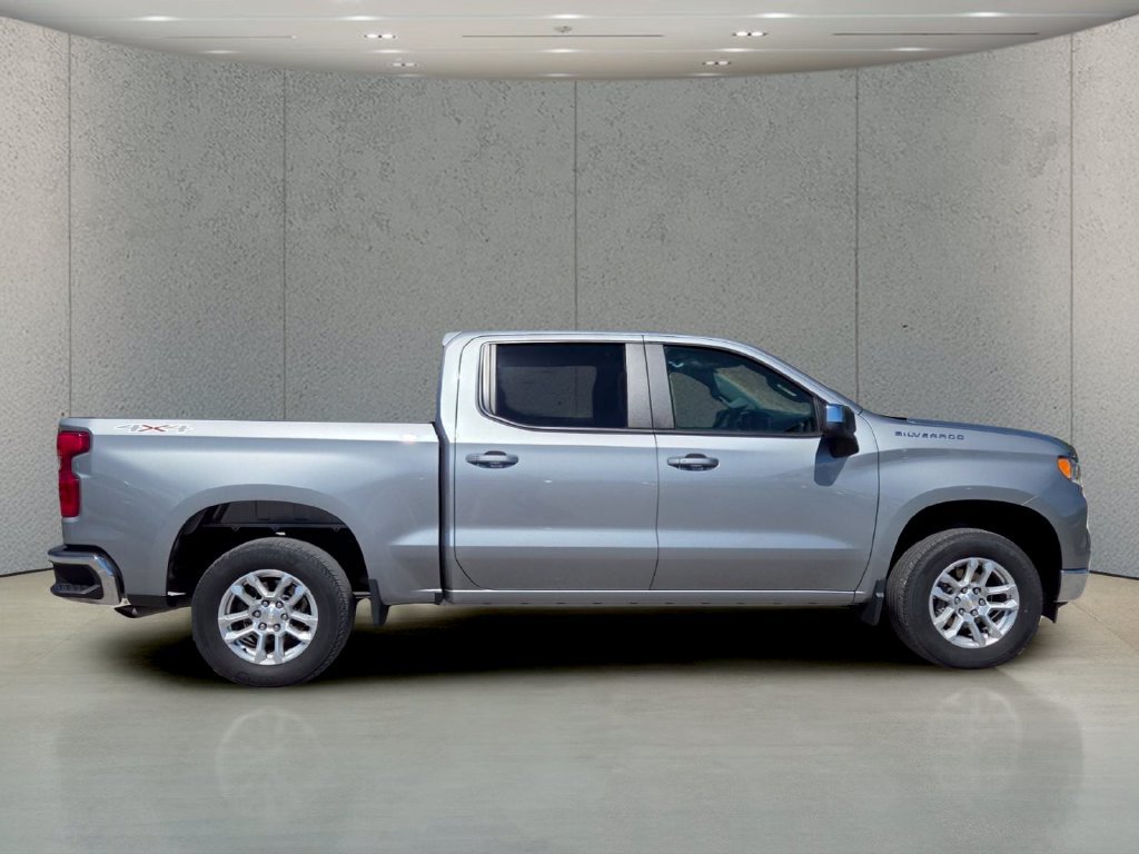 Used 2023 Chevrolet Silverado 1500 LT AWD/4WD image 4