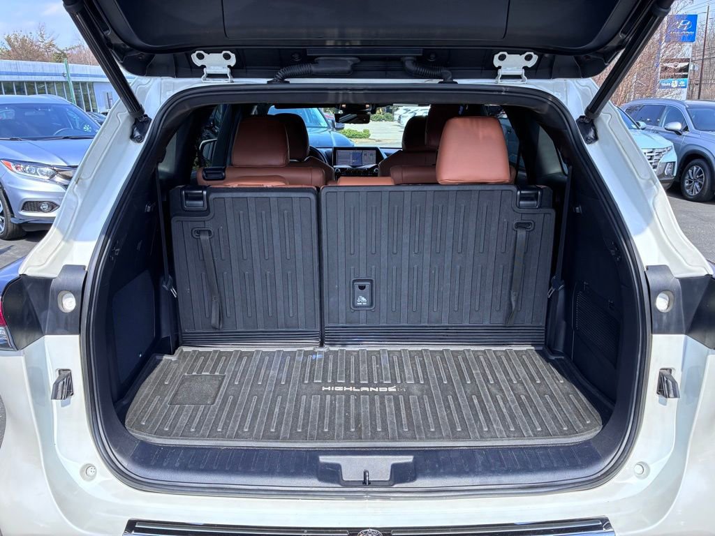 Used 2020 Toyota Highlander Platinum AWD/4WD image 13