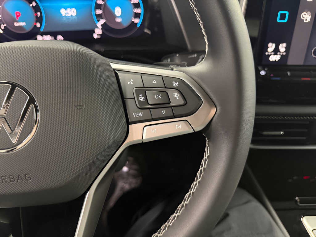 New 2026 Volkswagen Atlas Cross Sport SE image 14