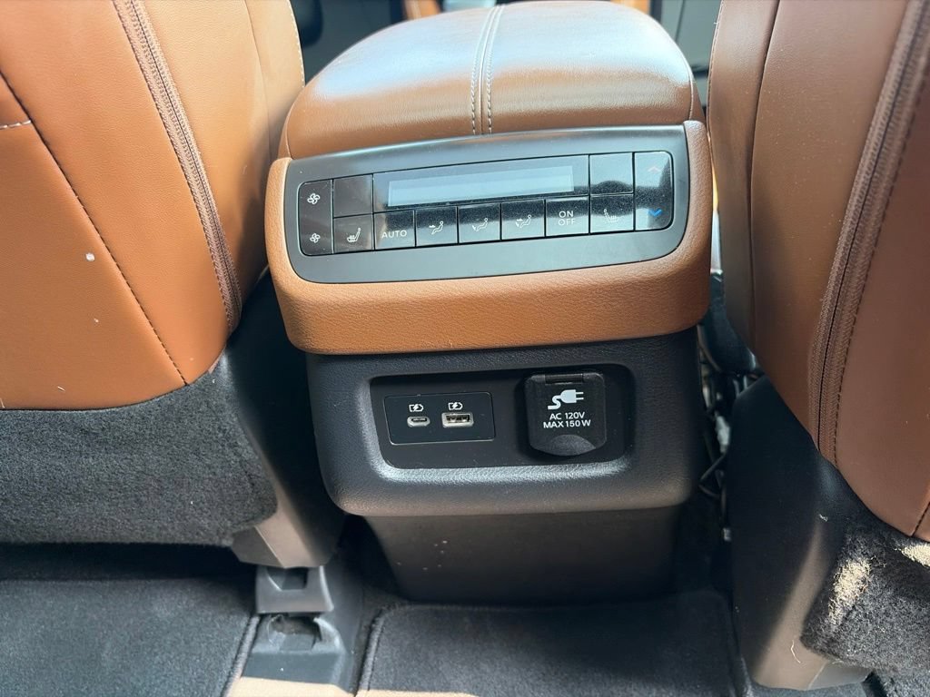 Used 2025 Nissan Pathfinder Platinum w/ Cargo Package AWD/4WD image 39