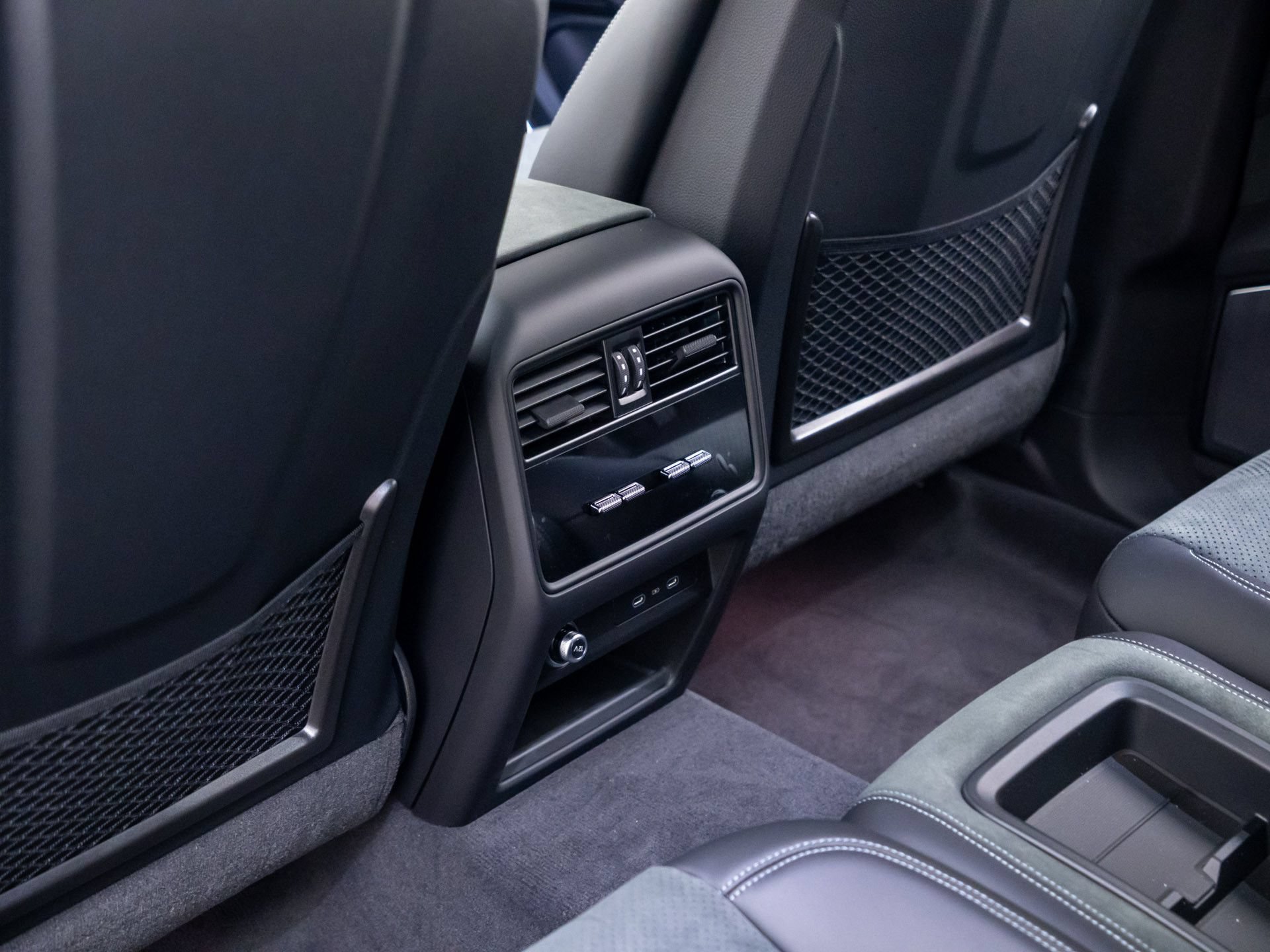 New 2026 Porsche Cayenne Turbo GT AWD/4WD image 18