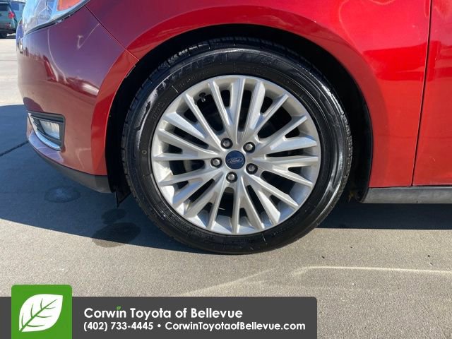 Used 2018 Ford Focus Titanium w/ Titanium Technology Package image 27