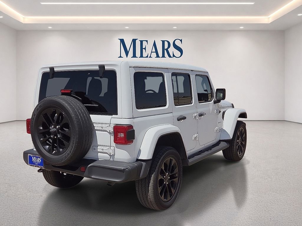 Used 2021 Jeep Wrangler Unlimited Sahara w/ Cold Weather Group AWD/4WD image 5