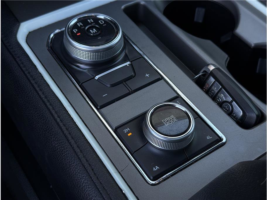 Used 2018 Ford Expedition XLT w/ Equipment Group 202A image 19